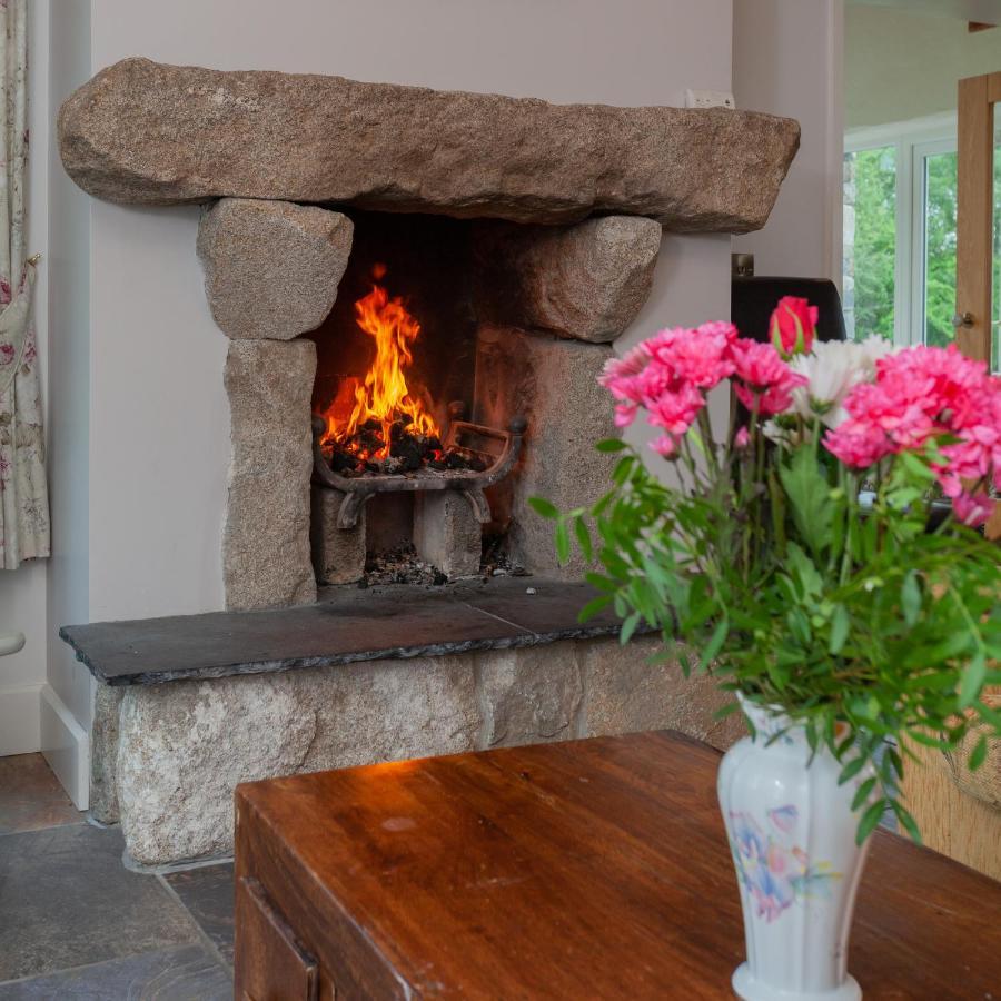 Willa Beautiful Mountain Views & Private Hot Tub Kilcoo Zewnętrze zdjęcie