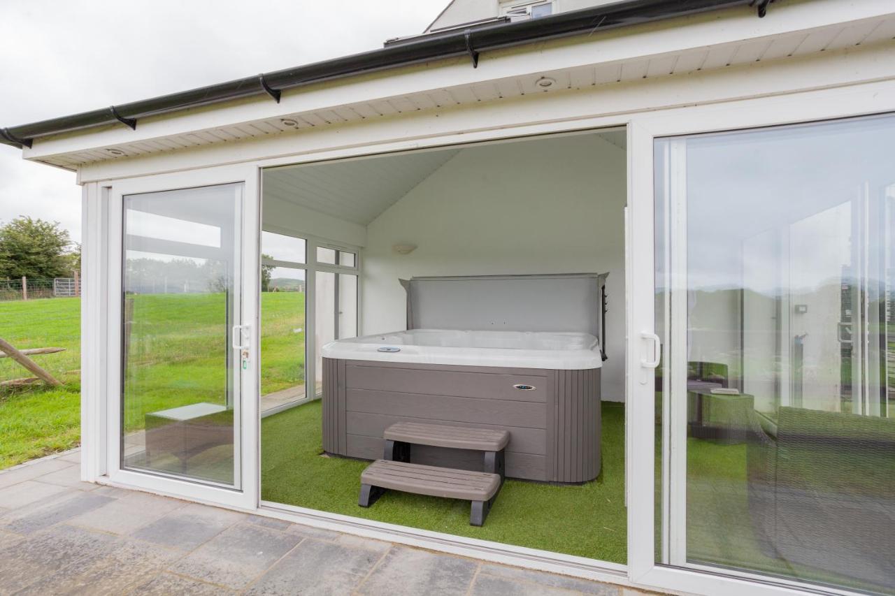 Willa Beautiful Mountain Views & Private Hot Tub Kilcoo Zewnętrze zdjęcie