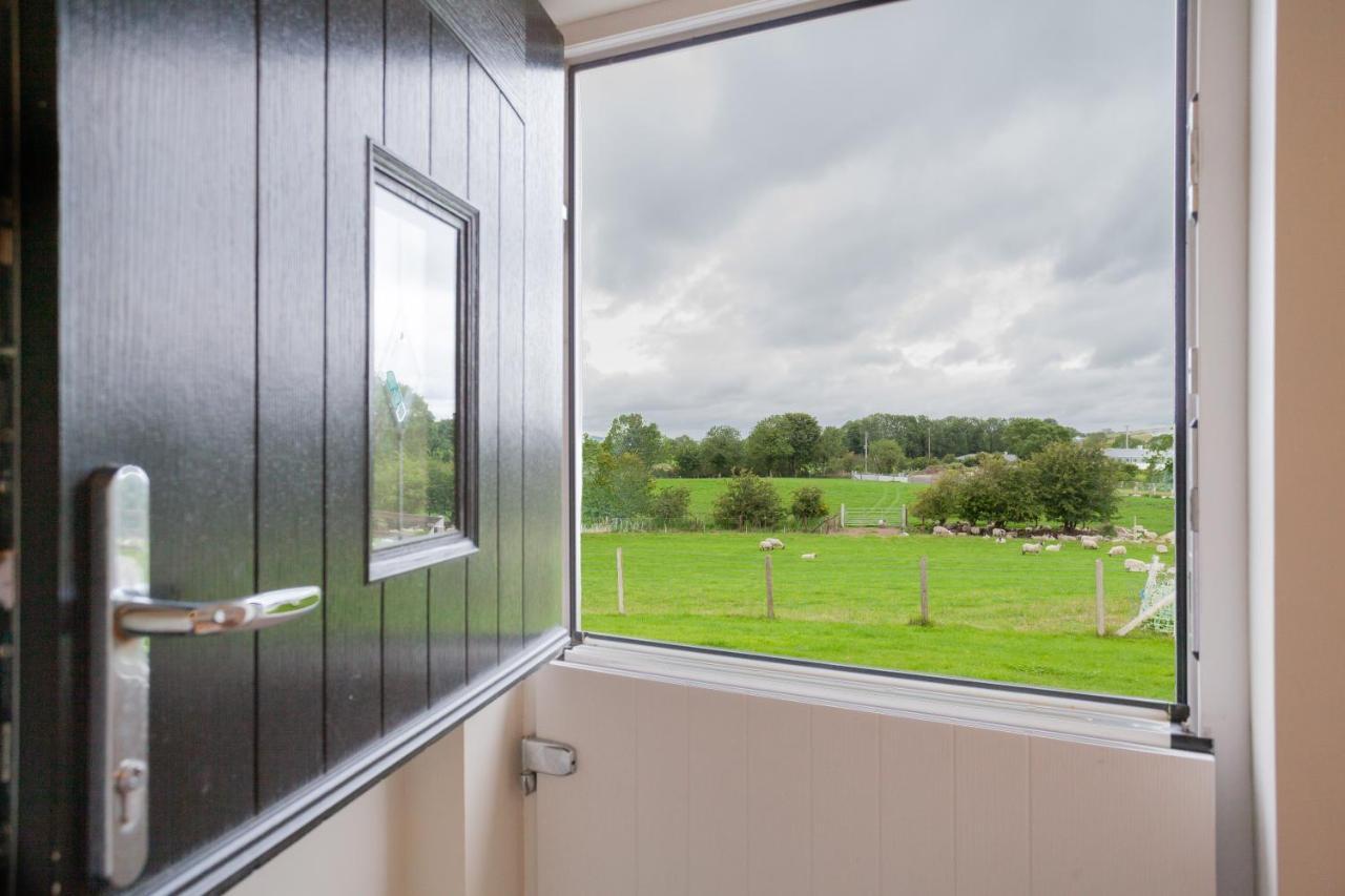 Willa Beautiful Mountain Views & Private Hot Tub Kilcoo Zewnętrze zdjęcie