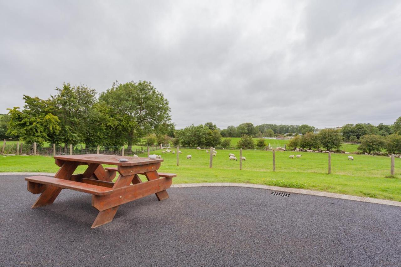 Willa Beautiful Mountain Views & Private Hot Tub Kilcoo Zewnętrze zdjęcie