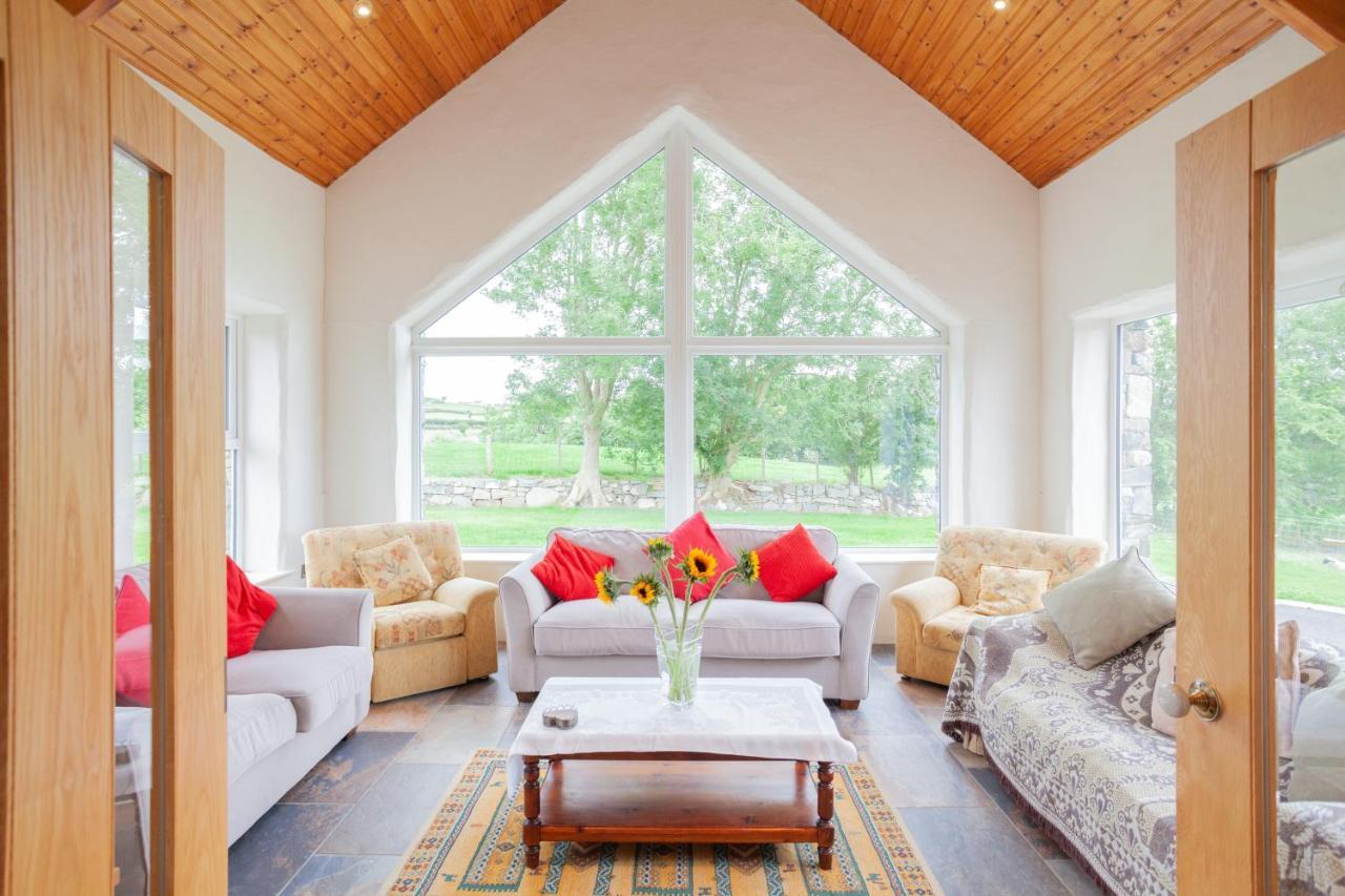 Willa Beautiful Mountain Views & Private Hot Tub Kilcoo Zewnętrze zdjęcie