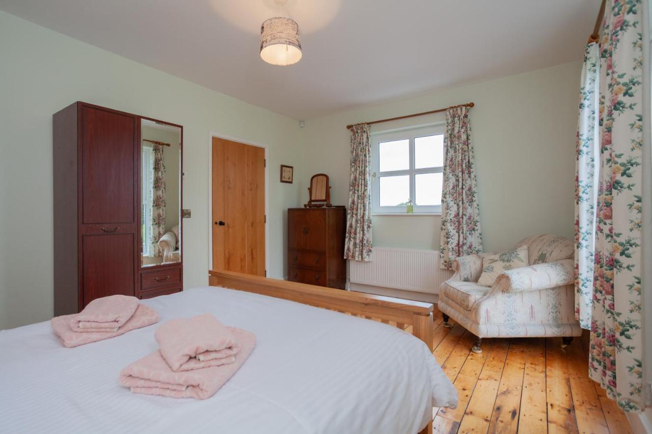 Willa Beautiful Mountain Views & Private Hot Tub Kilcoo Zewnętrze zdjęcie