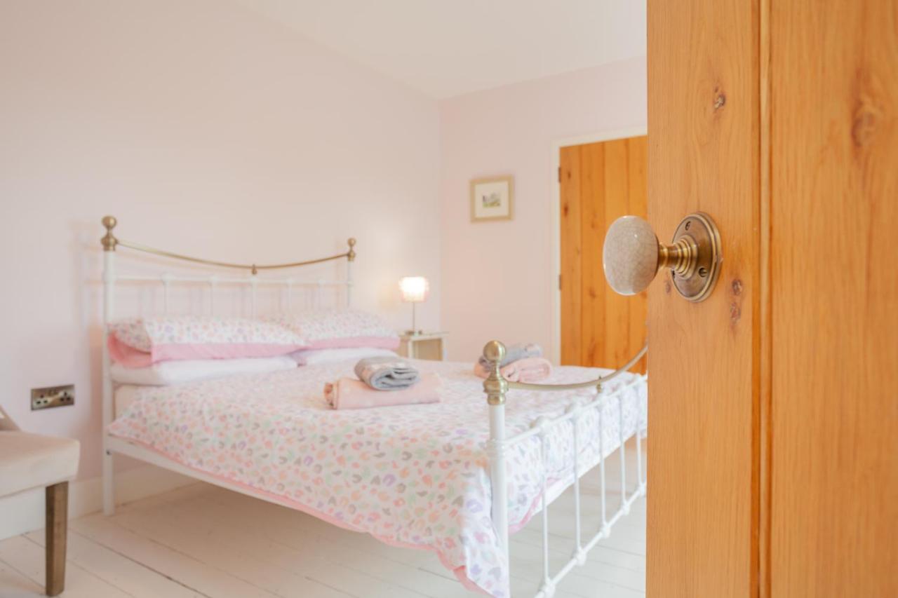 Willa Beautiful Mountain Views & Private Hot Tub Kilcoo Zewnętrze zdjęcie