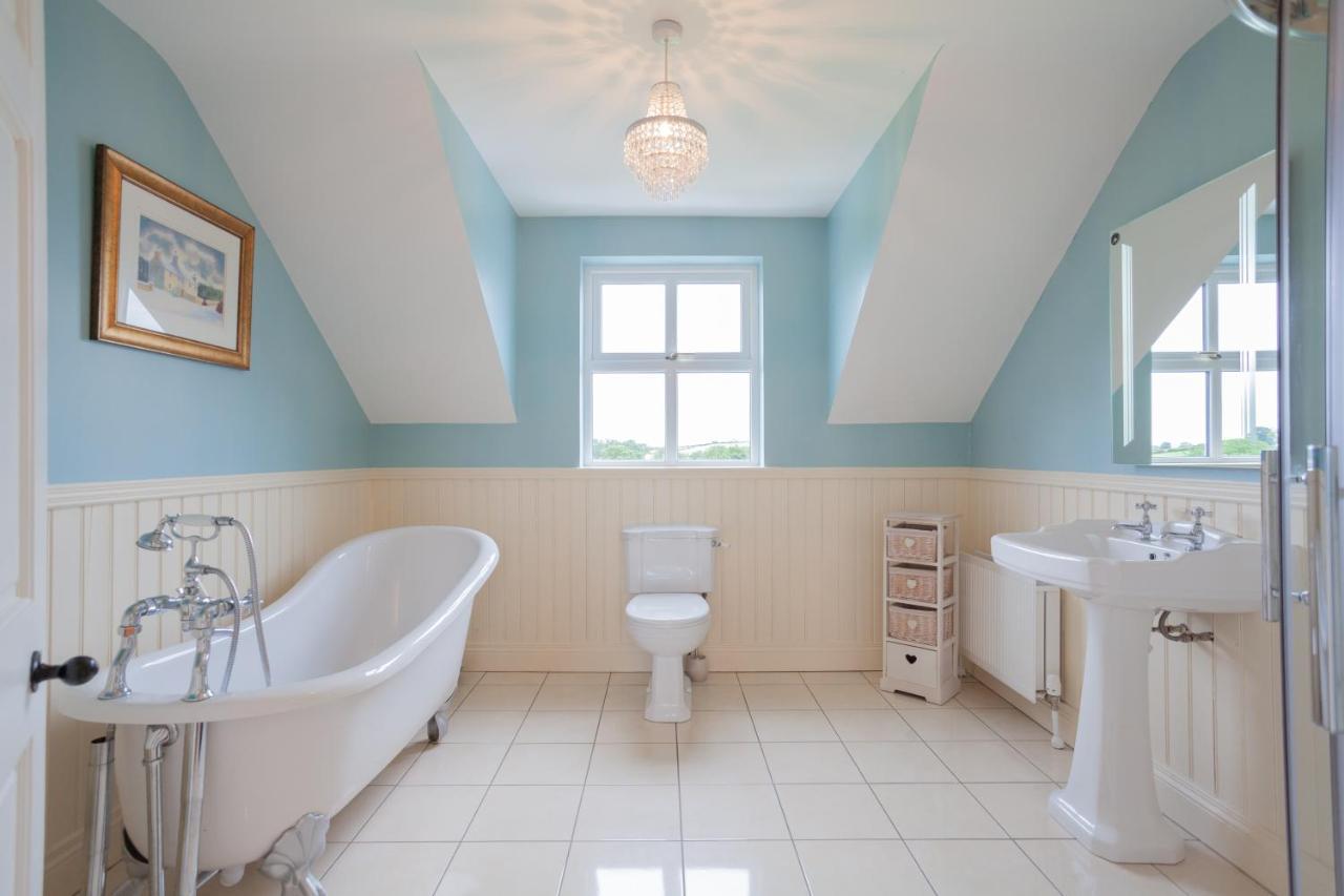 Willa Beautiful Mountain Views & Private Hot Tub Kilcoo Zewnętrze zdjęcie