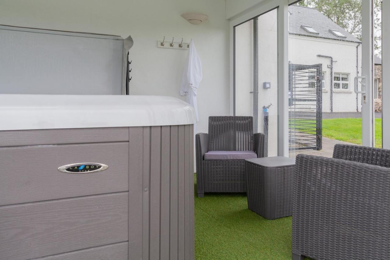 Willa Beautiful Mountain Views & Private Hot Tub Kilcoo Zewnętrze zdjęcie