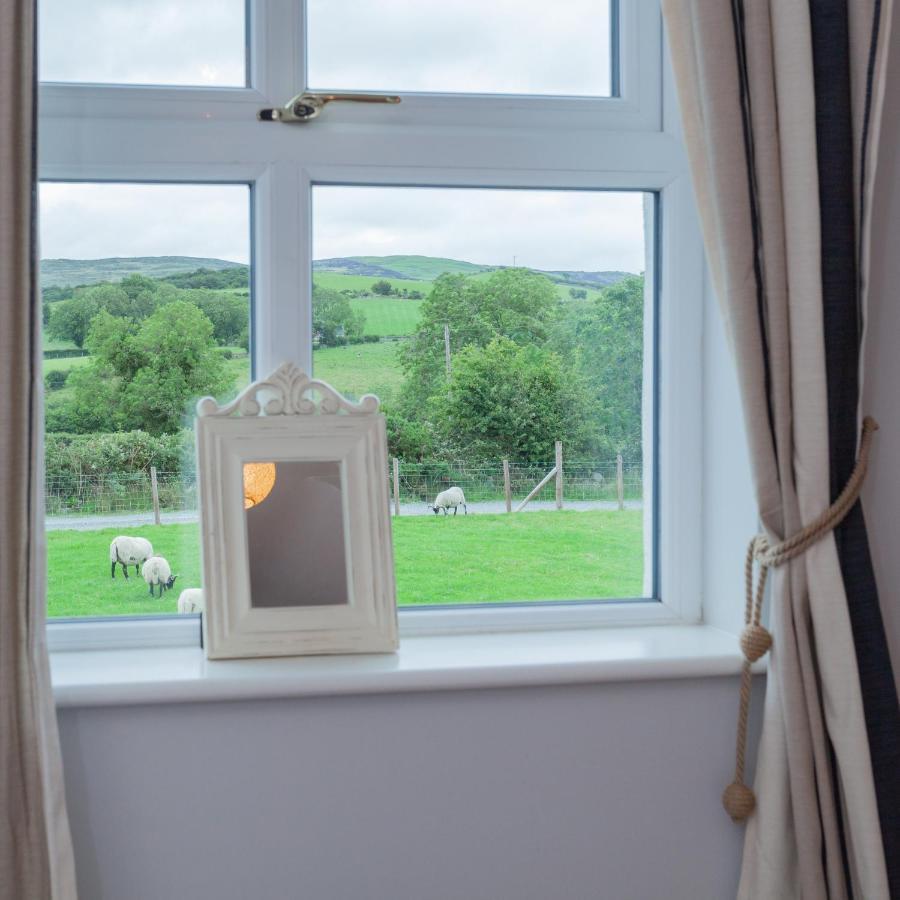 Willa Beautiful Mountain Views & Private Hot Tub Kilcoo Zewnętrze zdjęcie