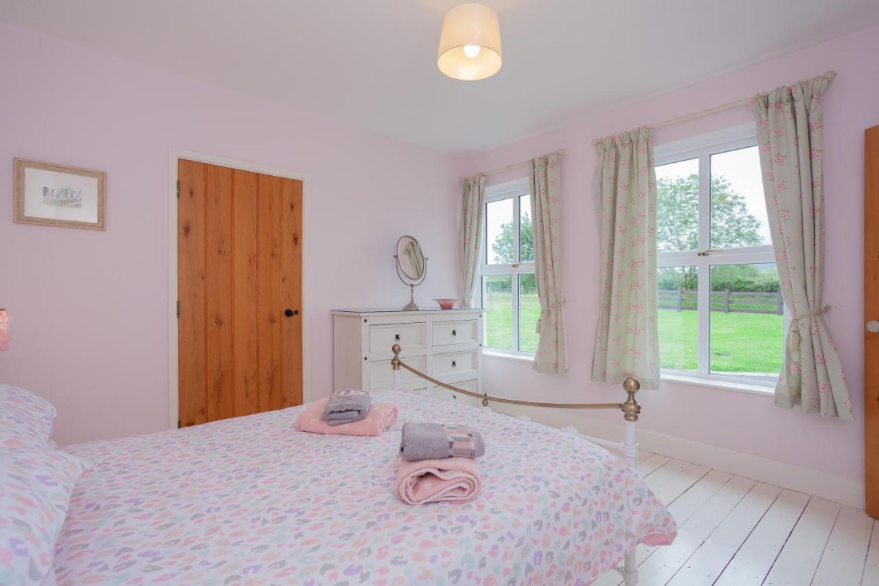 Willa Beautiful Mountain Views & Private Hot Tub Kilcoo Zewnętrze zdjęcie