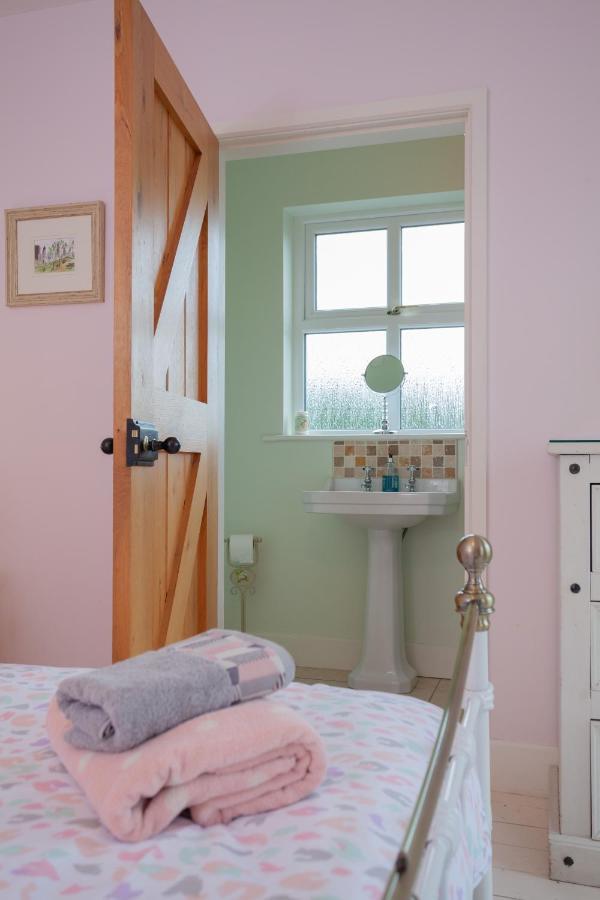 Willa Beautiful Mountain Views & Private Hot Tub Kilcoo Zewnętrze zdjęcie