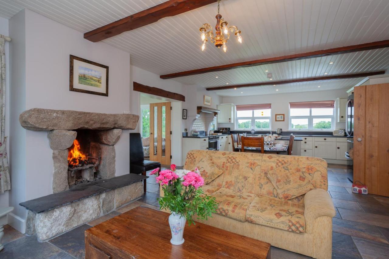 Willa Beautiful Mountain Views & Private Hot Tub Kilcoo Zewnętrze zdjęcie